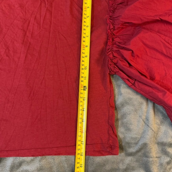 Zara Red Ruffled Puff Sleeve Crop Top

#1116 - Picture 3 of 7